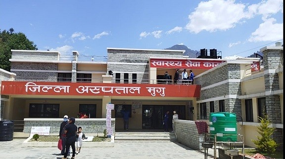 दक्ष प्राविधिक जनशक्ति र औषधी अभावले थलियो मुुगुु अस्पताल ।