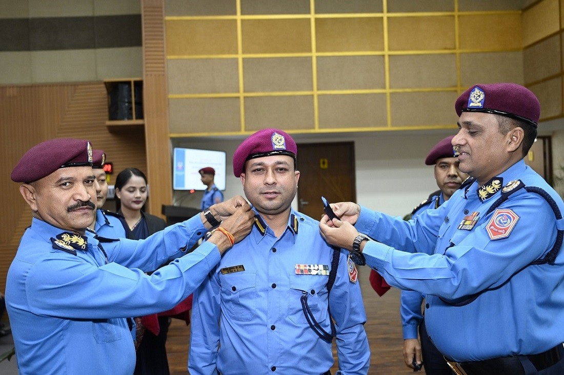 २१ जना प्रहरी उपरीक्षकहरूलाई दर्ज्यानी चिह्न प्रदान गरियो