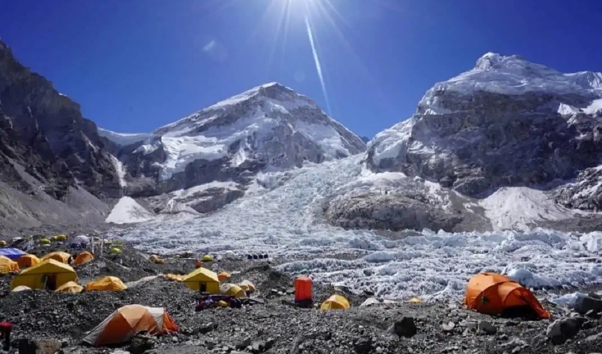 सफा हिमाल अभियानः आङकाजी शेर्पासहित तीन आरोहीको दुःखद निधन
