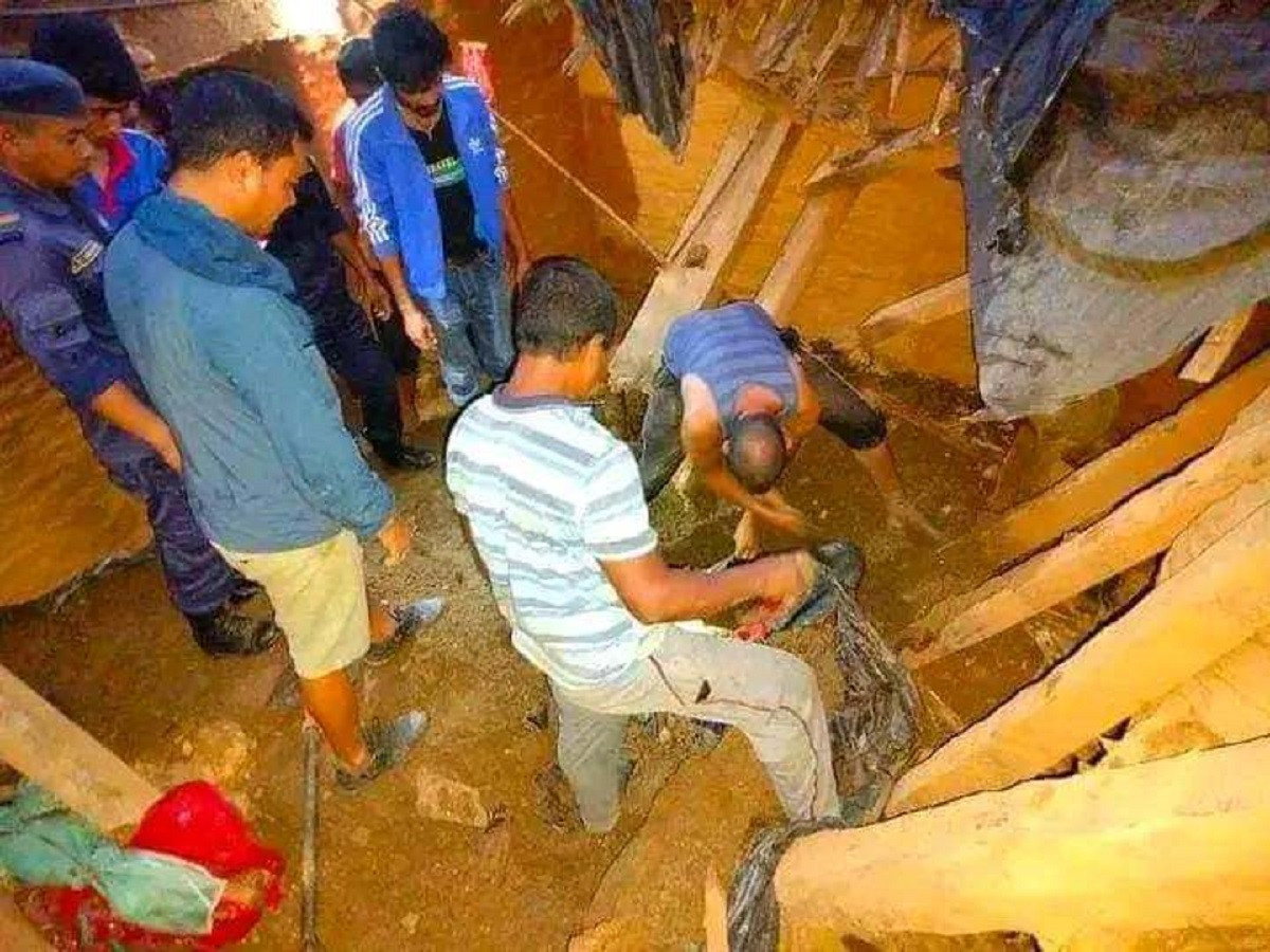 डोटीमा घर भत्किँदा एक जनाको मृत्यु