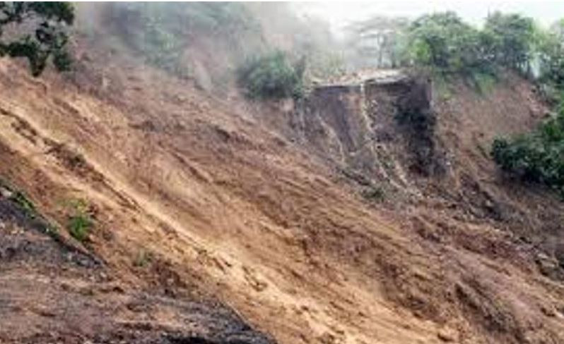  बाढी र पहिरोले घर पुरिँदा जम्मु काश्मिरमा आठ जनाको मृत्यु