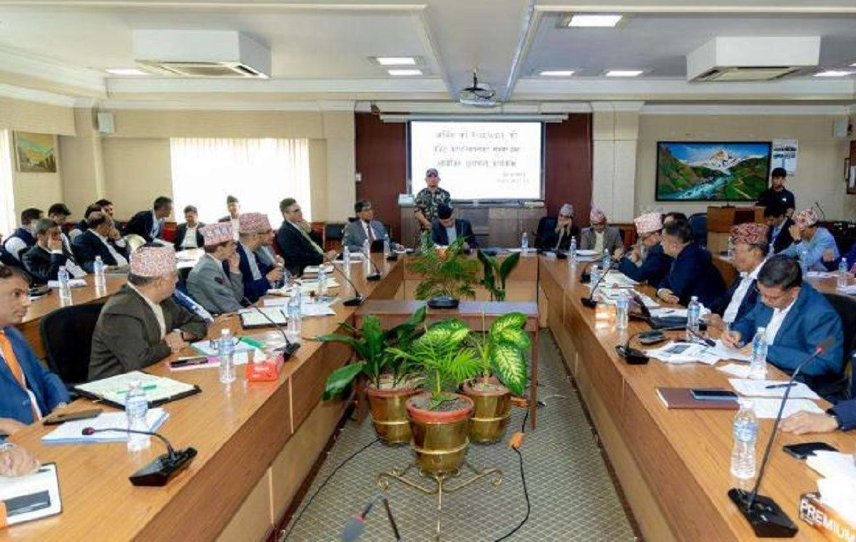 बजेट कार्यान्वयनबारे अर्थमन्त्री महतले गरे सरोकारवालासँग छलफल