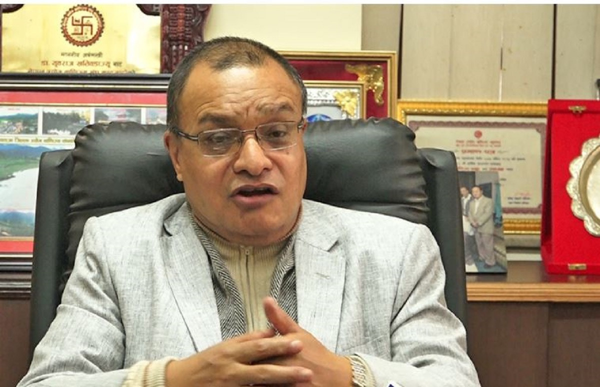सरकारले तालिमका नाममा बजेट छरेको छ : दिनेश श्रेष्ठ