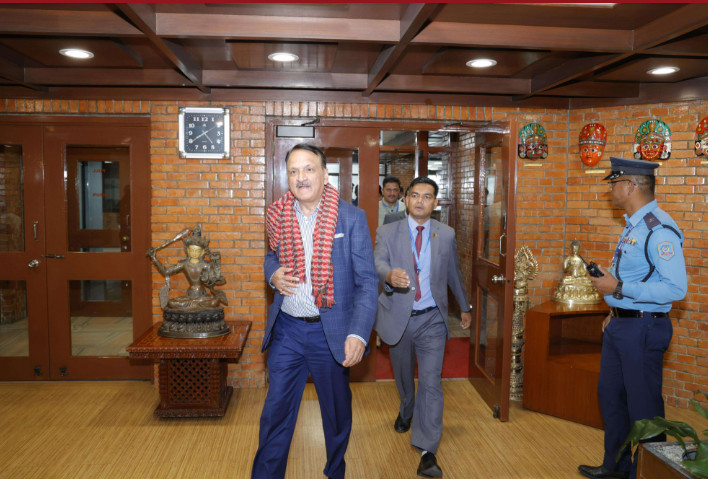 अर्थमन्त्री महत एसियाली पूर्वाधार लगानी बैंकको बैठकमा सहभागी भएर स्वदेश फिर्ता