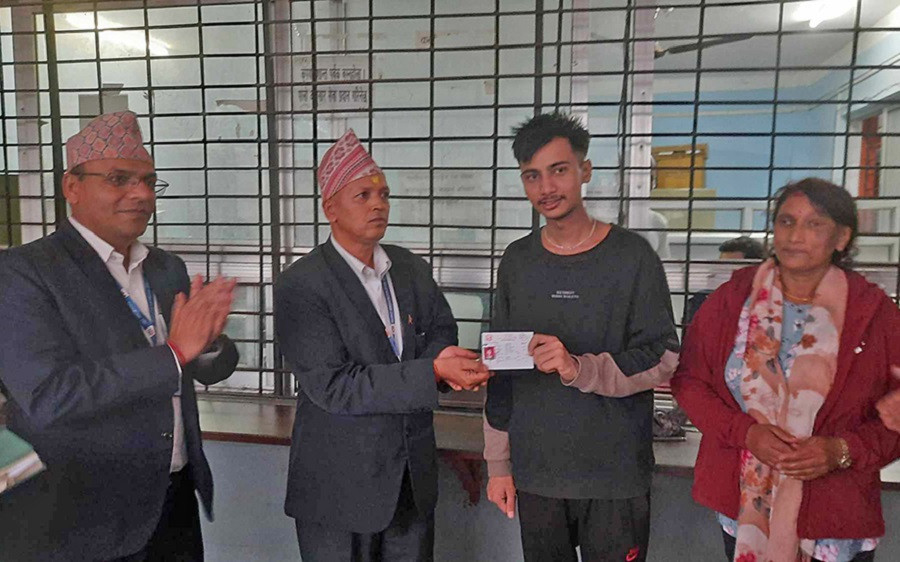 गोरखामा पहिलो पटक आमाको नामबाट नागरिकता दिन सुरु