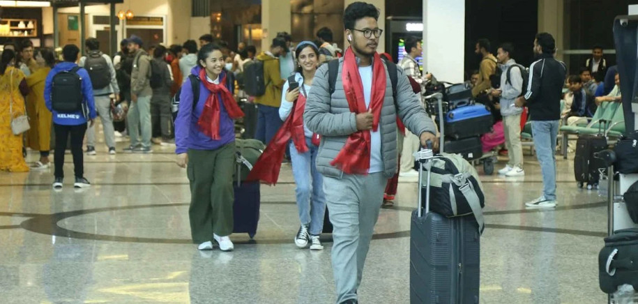 इजरायलबाट फर्किएका नेपालीको बयान : जताततै बम पड्किएको आवाज मात्र आयो, बाँचेर आइयो