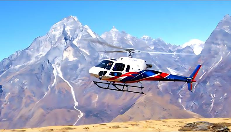 सोलुखुम्बुको लोबुचेमा मनाङ एयरको हेलिकप्टर दुर्घटना