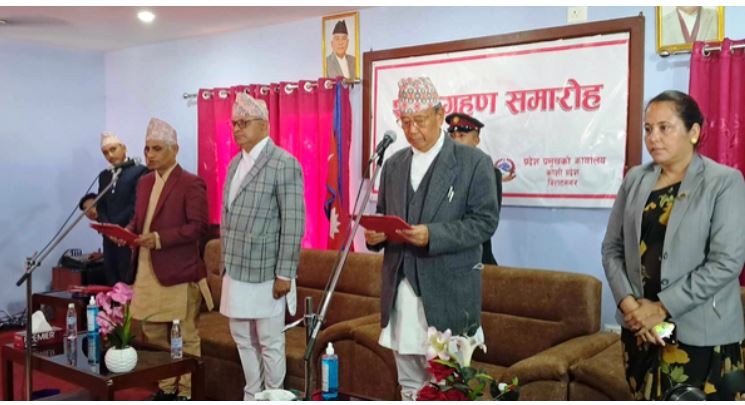 कोशीका नवनियुक्त मुख्यमन्त्री कार्कीले लिए शपथ