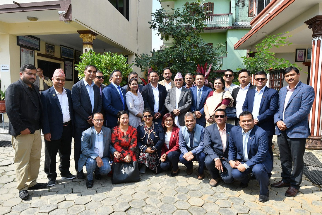  इजरायलमा ज्यान गुमाएका १० नेपालीका परिवारलाई प्रवासी नेपाली मञ्चद्वारा आर्थिक सहयोग