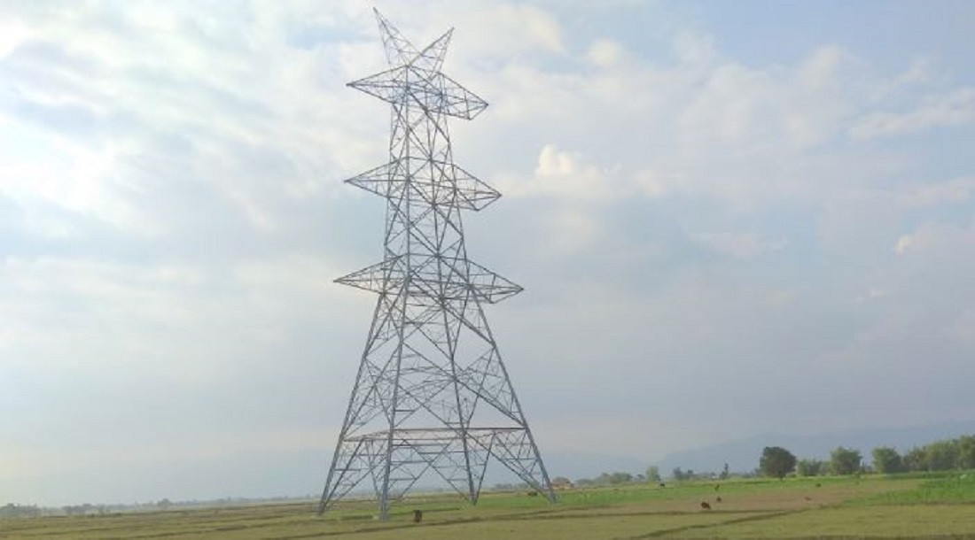 हेटौंडा–ढल्केबर–इनरुवा ४०० केभी प्रसारण लाइनको तार तान्ने काम हुँदै