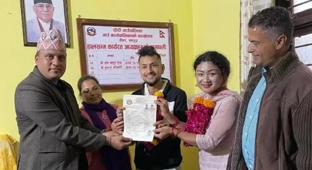 दक्षिण एसियामै पहिलोपटक लमजुङमा समलिंगी विवाह दर्ता