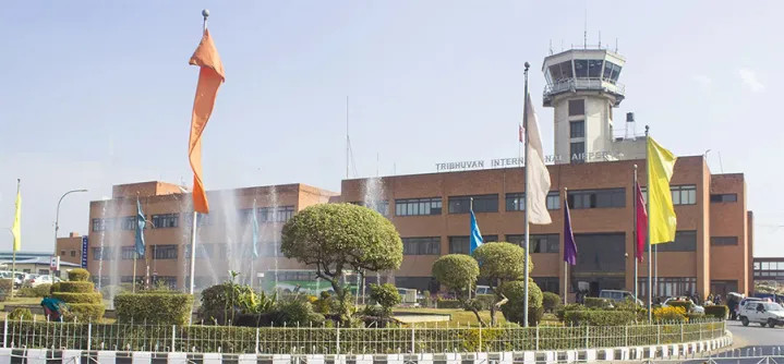 त्रिभुवन विमानस्थलबाट १ किलो ३ सय ग्राम सुनसहित एक महिला पक्राउ