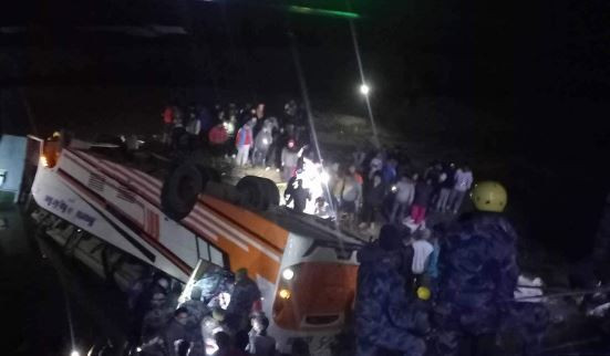 राप्ती नदी बस दुर्घटनाः मृतकको संख्या १२ पुग्यो