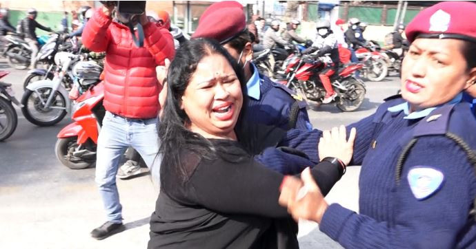 न्यायाधीश गिरीकी श्रीमतीद्वारा सर्वोच्च परिसरमै आत्मदाहको प्रयास