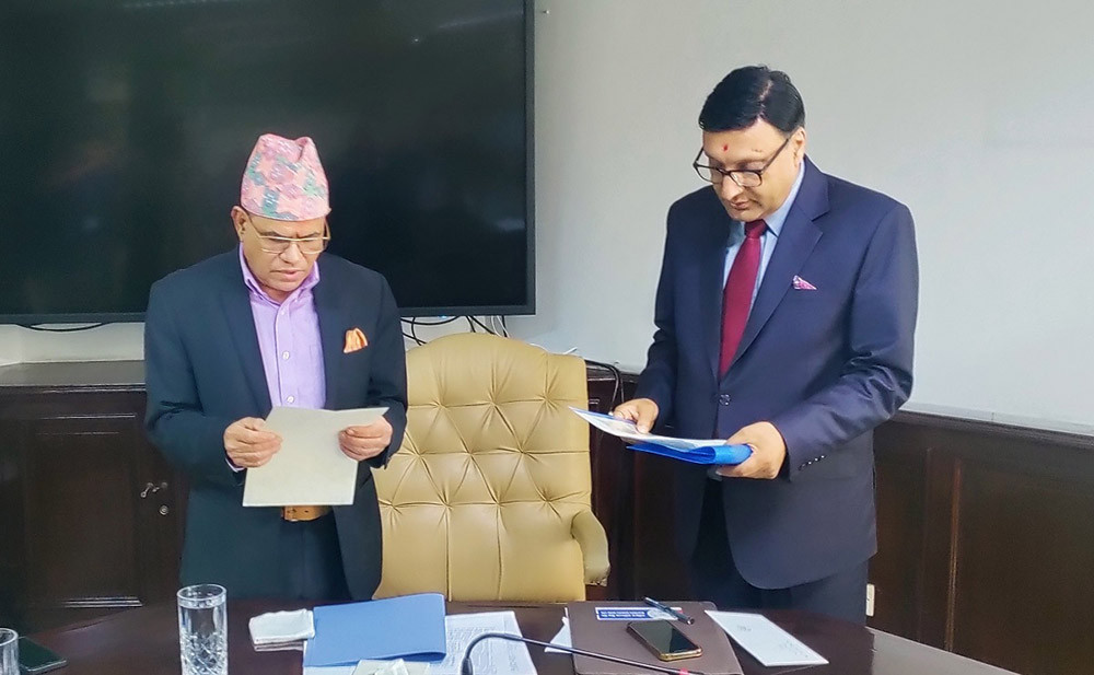  वाणिज्य बैंकका प्रमुख कार्यकारी अधिकृत खनालले गरे शपथ तथा पदभार ग्रहण