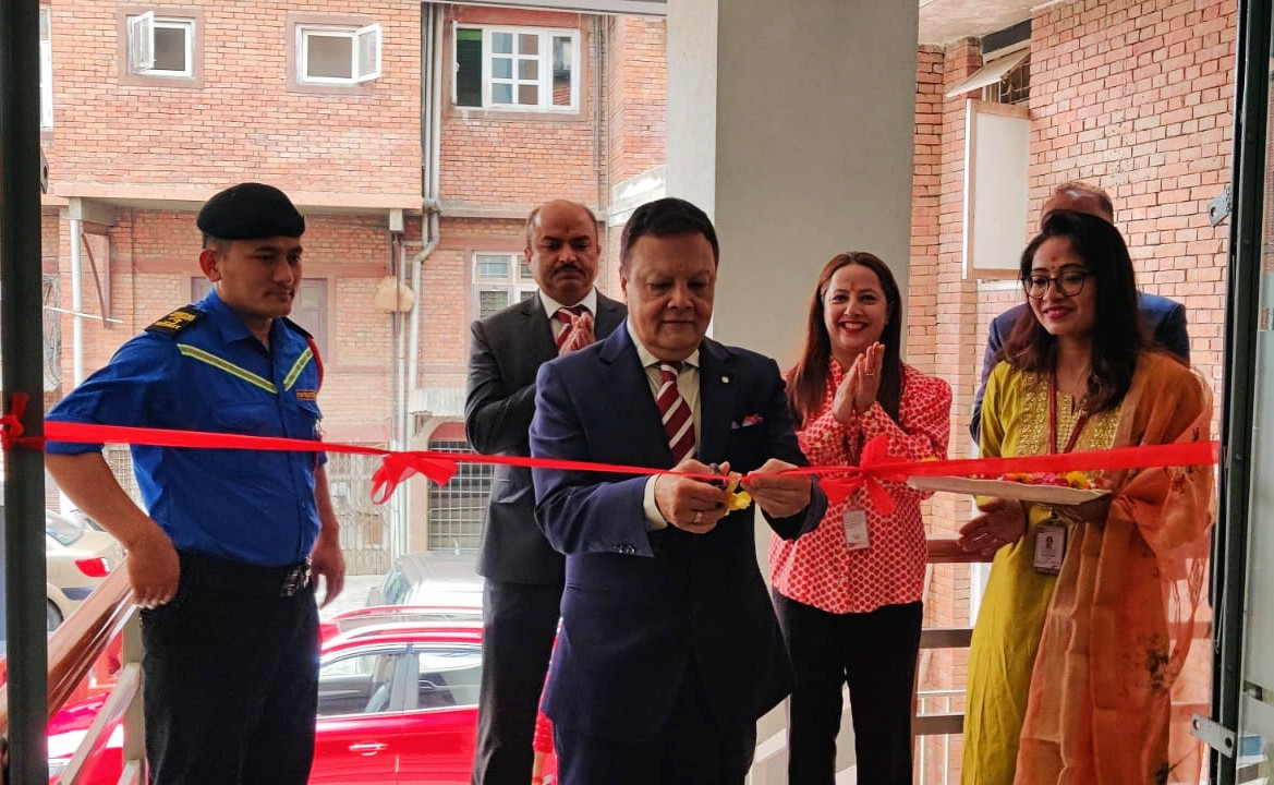 हिमालयन बैंकको त्रिपुरेश्वर शाखा स्थानान्तरण