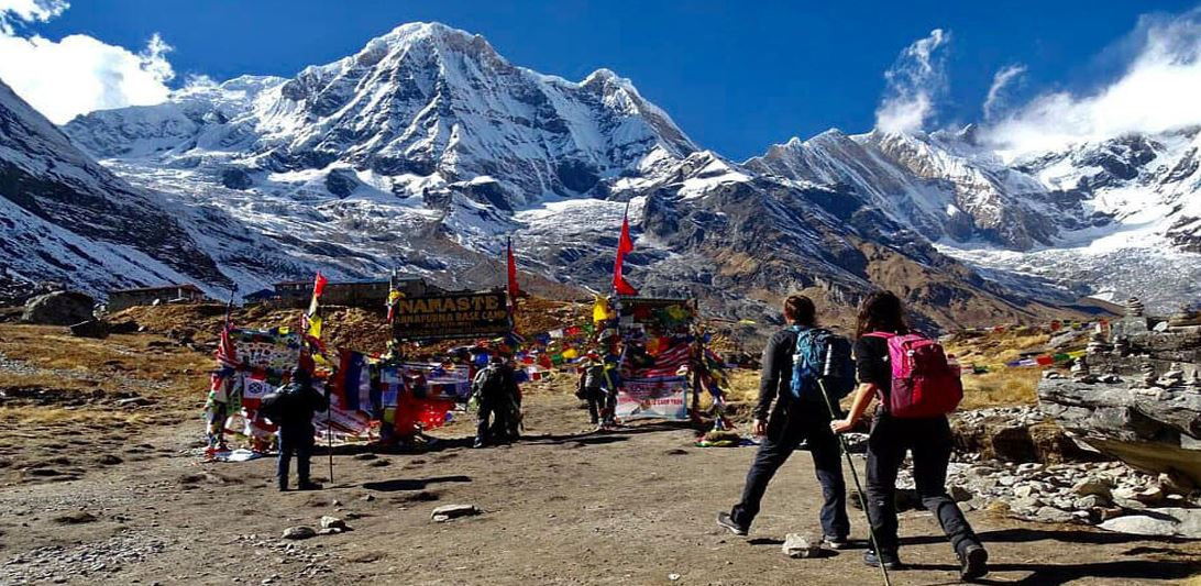  अन्नपूर्ण क्षेत्र सरसफाइ अभियान सुरुः  सिसा र प्लाष्टिकका बोतलमा प्रतिबन्ध 