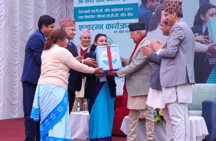 प्रधानमन्त्री ओलीबाट एचपिभी खोप अभियान शुुभारम्भ