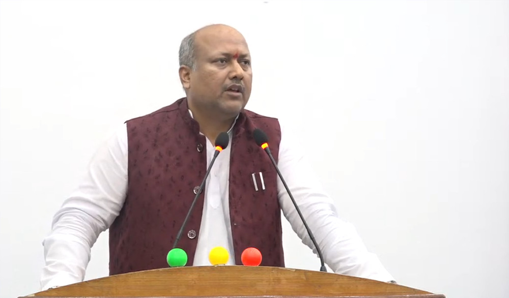 भ्रष्टाचार नियन्त्रण गर्न कर्मचारीको तलब भत्ता बढाउनुपर्छ : मुख्यमन्त्री सिंह