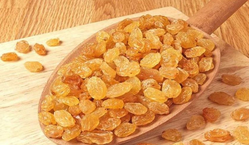 खाली पेटमा किसमिस पानी पिउनुहोस्, यी चार रोगको चमत्कारिक औषधि हुन्छ