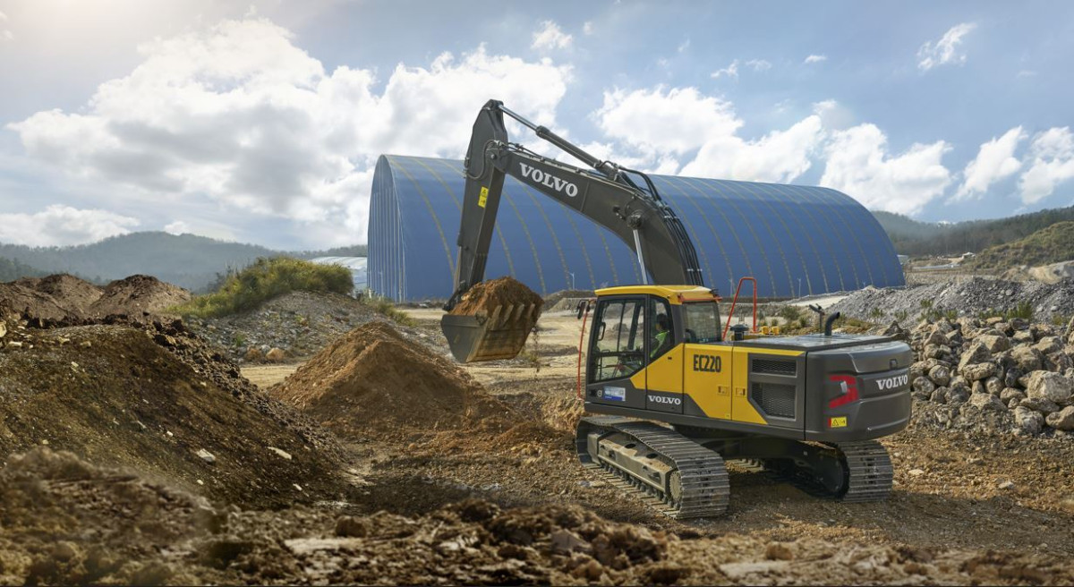 नेपालमा VOLVO EC220 एक्स्काभेटर : अब अझ बढी शक्तिशाली, भरपर्दो र इन्धन किफायत