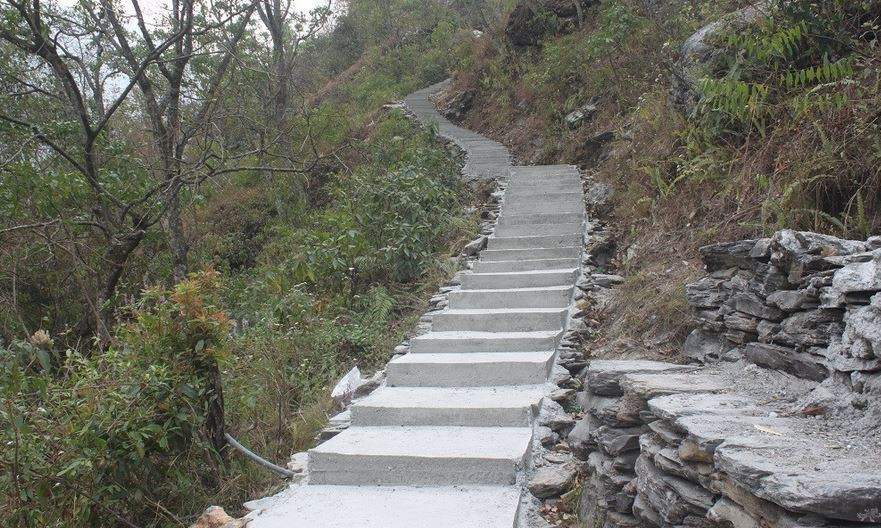 पर्यटकीय स्थल तास्नाधुरी जोड्न पदमार्ग निर्माण