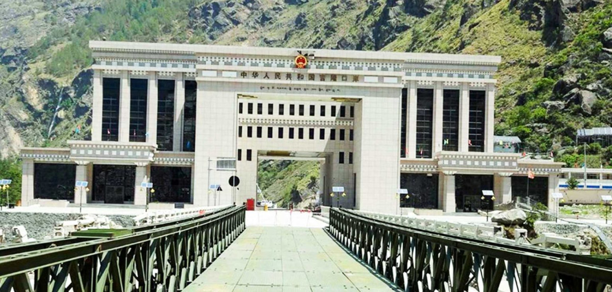 नौ महिनामा तातोपानी नाकाबाट भित्रिए ७ अर्बका विद्युतीय गाडी