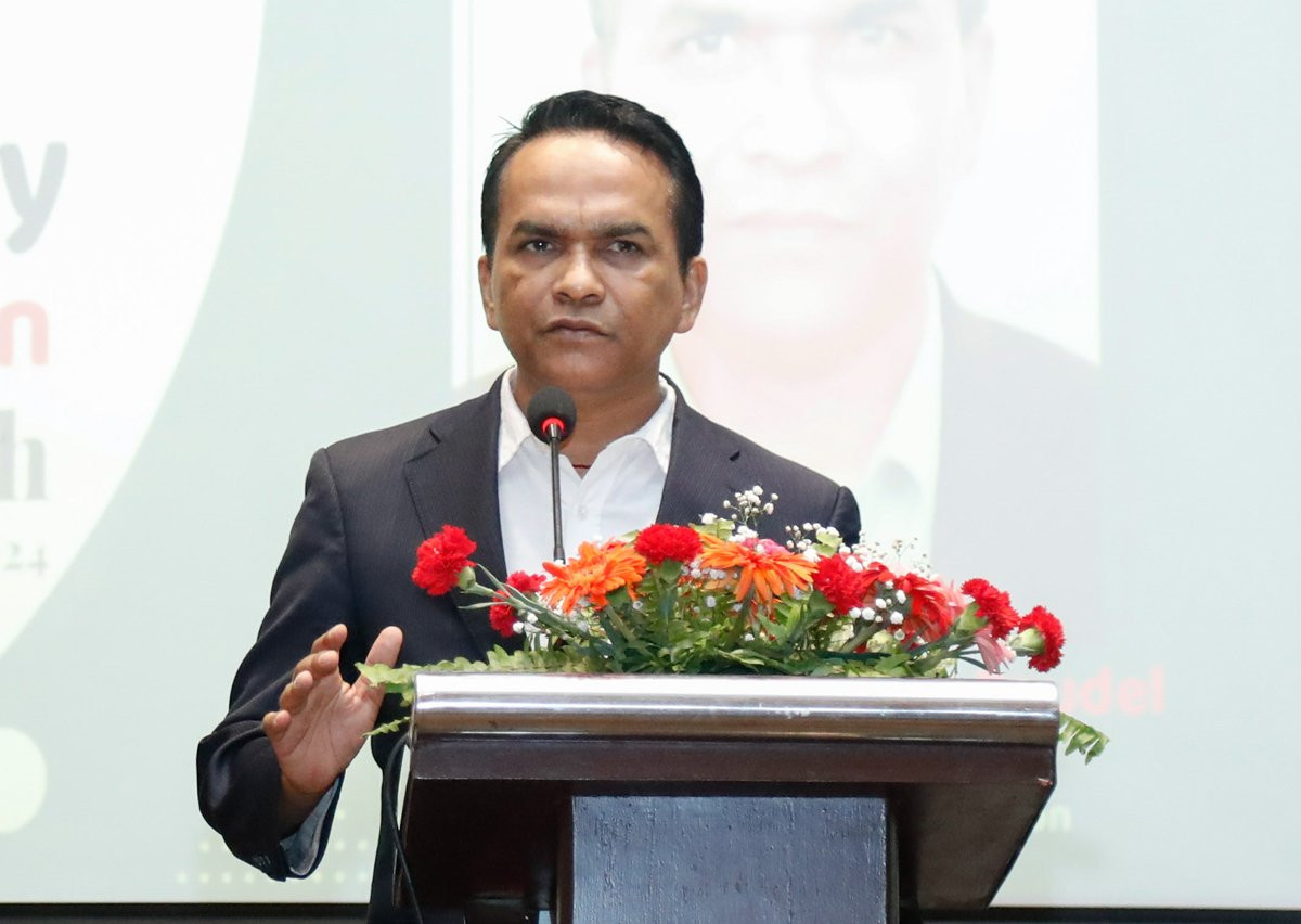 गभर्नर बन्न अयोग्य रहेको भन्दै डा. विश्व पौडेलविरुद्ध सर्वोच्चमा रिट निवेदन पेश