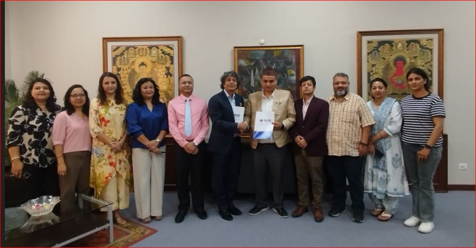 नेपाल इन्भेष्टमेण्ट मेगा बैंक र नेपाल मेडिकल एसोसिएसनबीच सम्झौता : सदस्यहरूलाई विशेष सुविधा