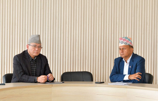 ओली पक्राउको विरोधमा एमालेले गर्‍यो देशव्यापी प्रदर्शन गर्ने घोषणा