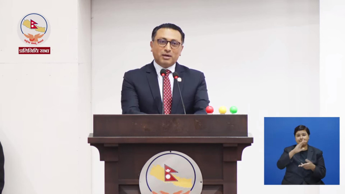 पेट्रोलियम पदार्थको मूल्यवृद्धि घट्न अझै केही समय लाग्नेछ : अर्थमन्त्री वाग्ले