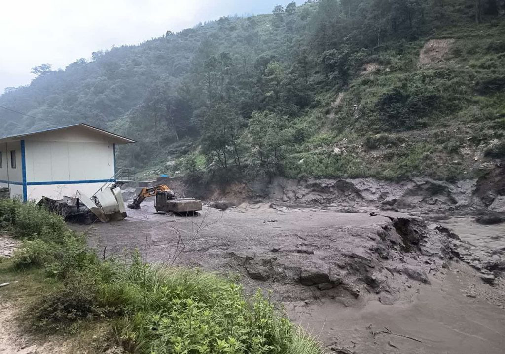 भोटेकोशी बाढीमा मृत्यु भएका सशस्त्र प्रहरीका परिवारलाई २५ लाख राहत