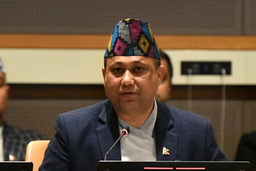 महासभामा सहभागी हुन अमेरिका गएका परराष्ट्रमन्त्री खनाल न्युयोर्कबाट काठमाडौँका लागि प्रस्थान